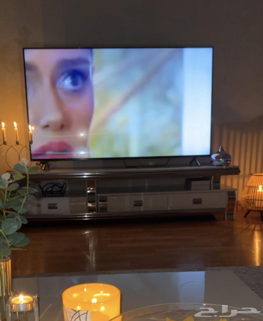 طاوله T.V نظيفه لايوجد بها اي عيوب64458184862721110