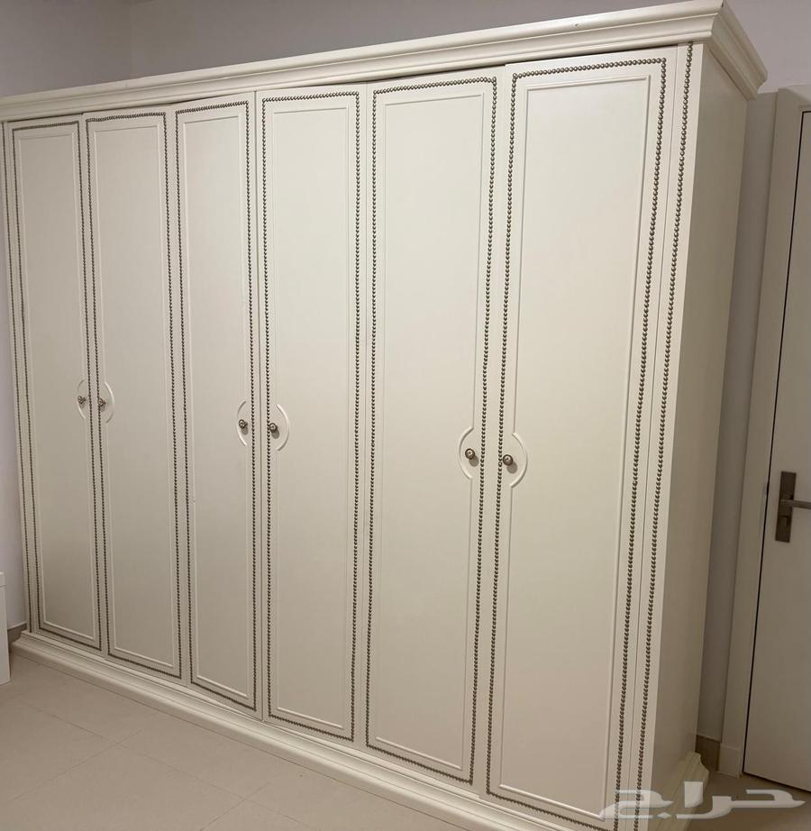 غرفة نوم رئيسيه حاله ممتازه من مفروشات المطلق سبب البيع الن64457514544641111