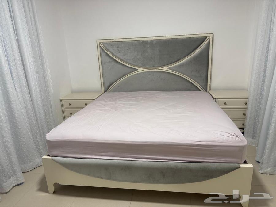 غرفة نوم رئيسيه حاله ممتازه من مفروشات المطلق سبب البيع الن64457514544641110