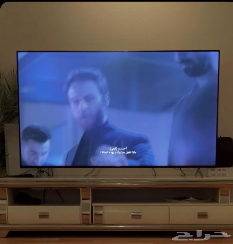 طاوله T.V نظيفه لايوجد بها اي عيوب64458184862721111