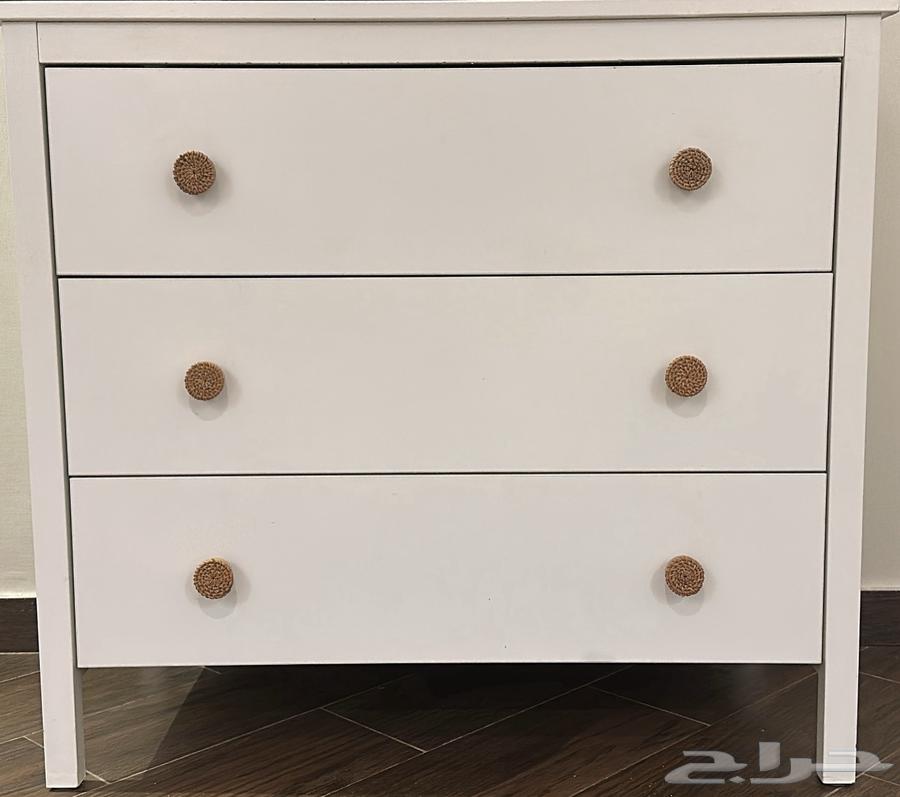 Ikea 3-shelf shelf64457432721281110