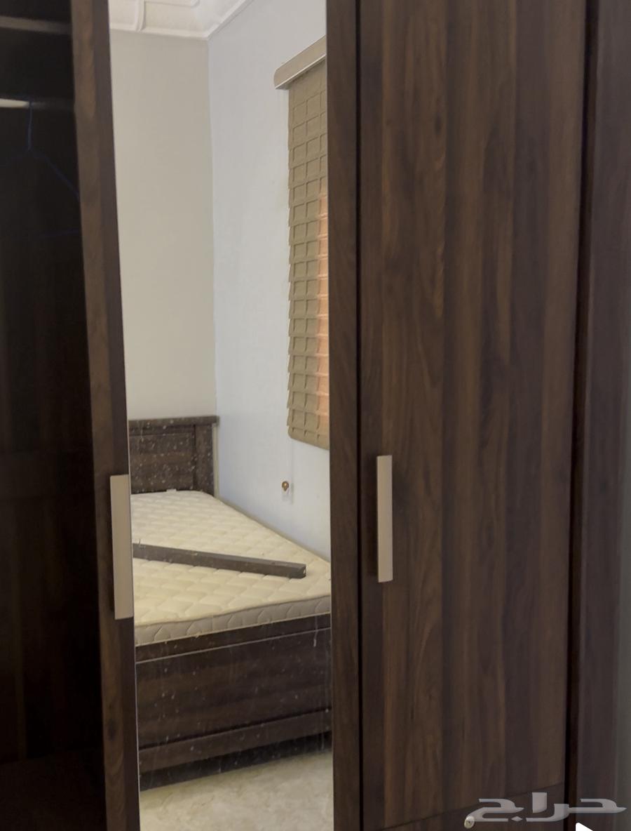 دولاب ملابس تعليق ورفوف استعمال نظيف لايوجد كسور للجادين ال64457446394883110