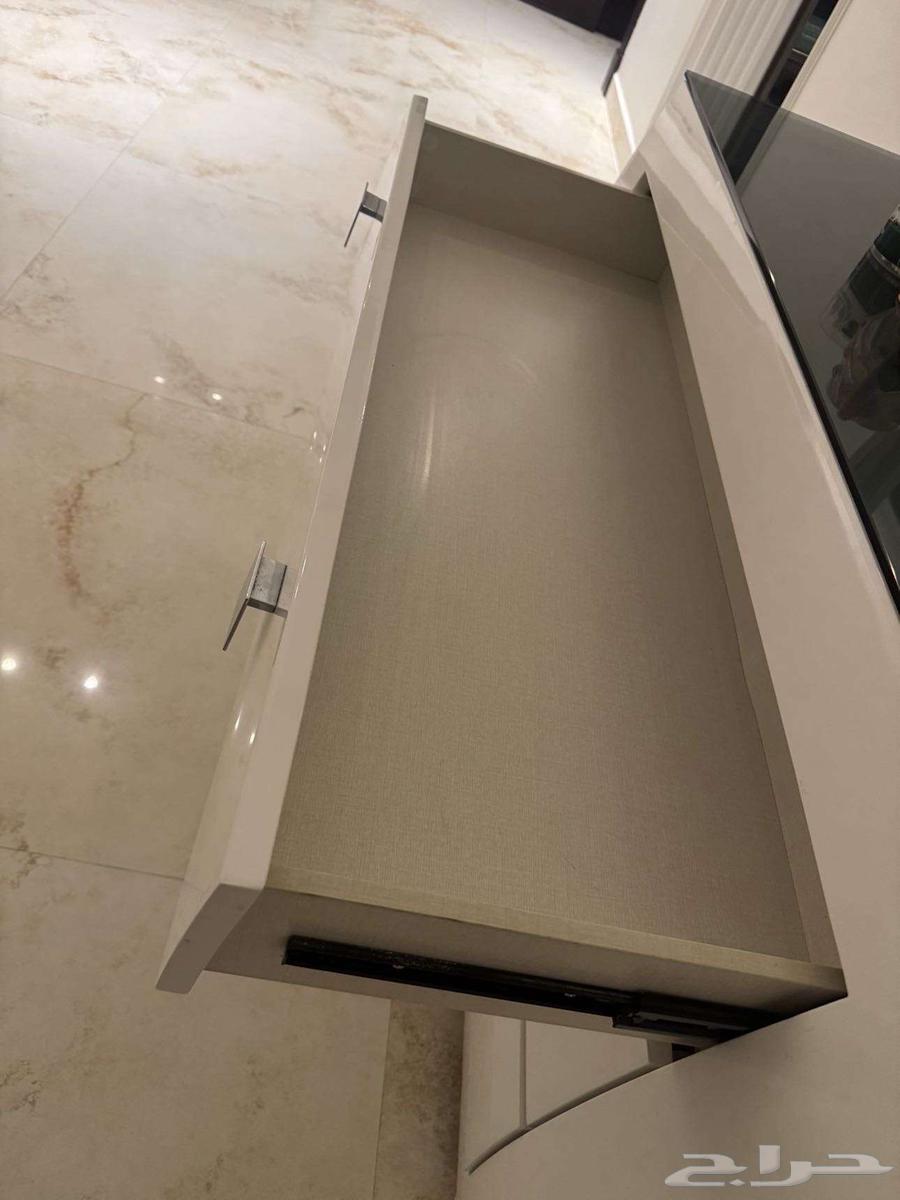 تسريحة وشوفنيرة بحالة جدا ممتازة وجودة عالية جدا64459229399170111