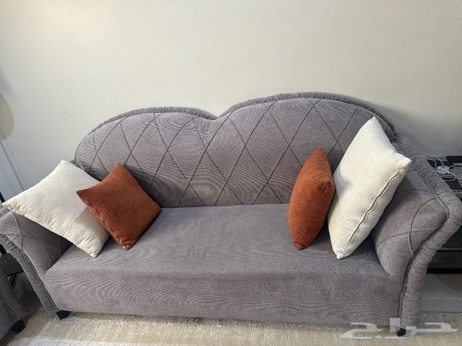 ثلاث قطع كبيره وثنين قطع فرديه وقطعه زايده64459499103106111