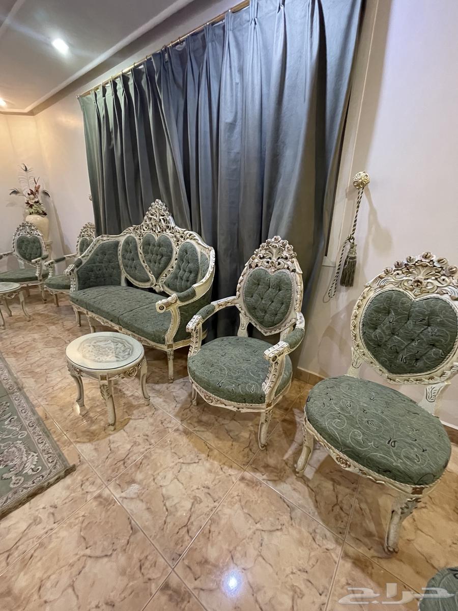 طقم كنب نظيف انتيك جودة عاليه مع طاولات فخمه64460857489154113