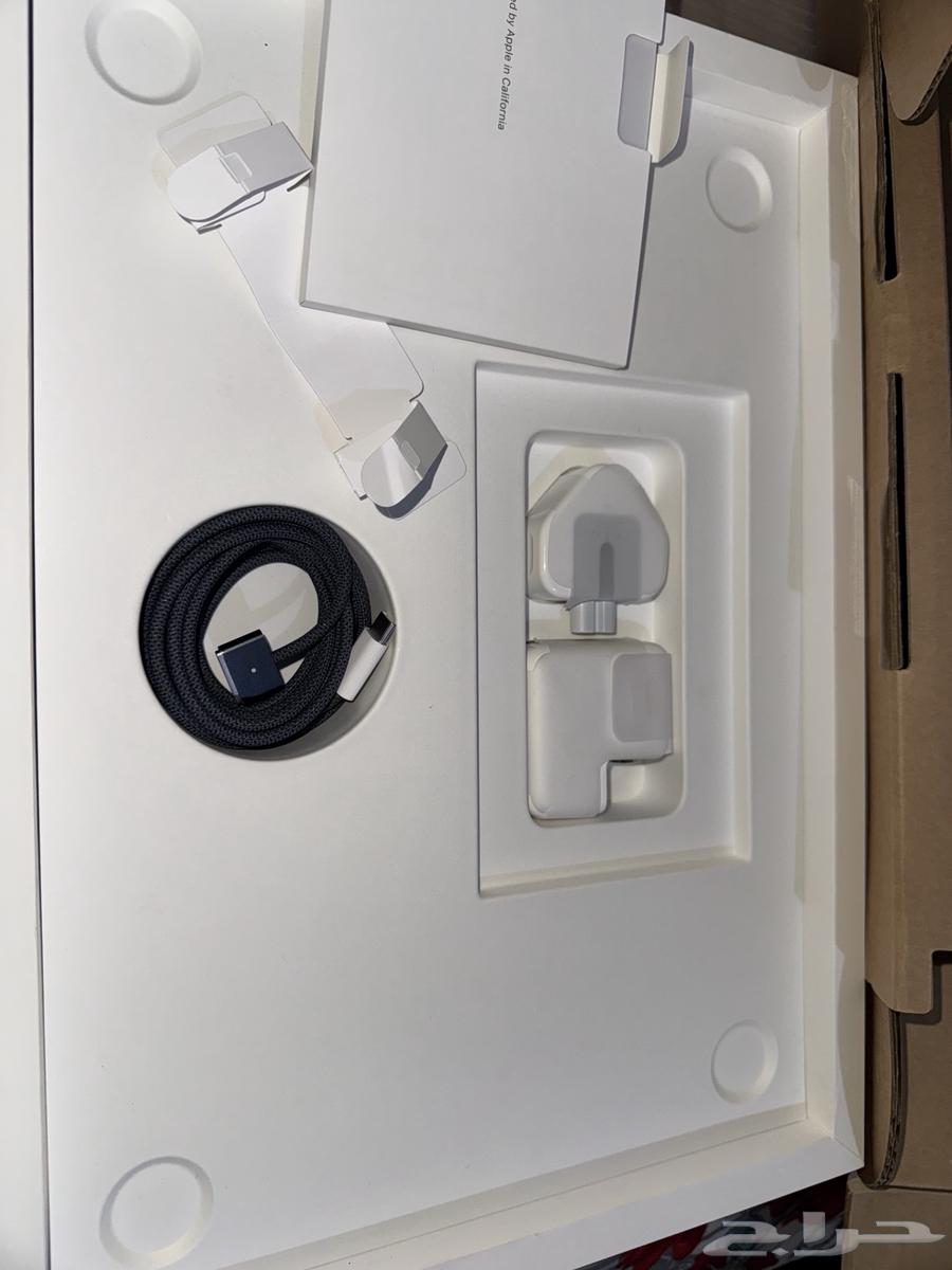 ماك بوك اير m3 شاشة 15 انش بطاريه 100   نظيف جدا64463627928579111