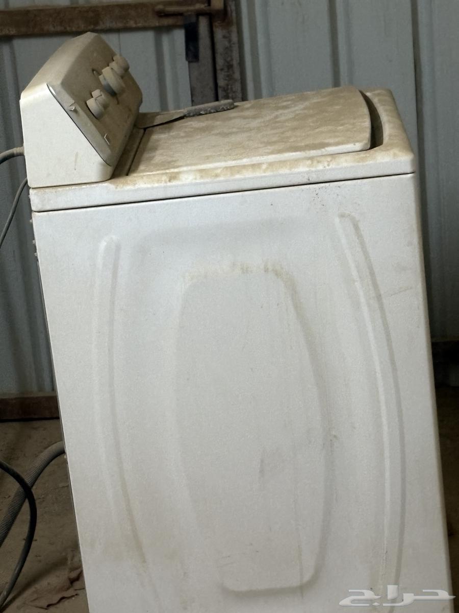 Washing machine and table64461952936579111