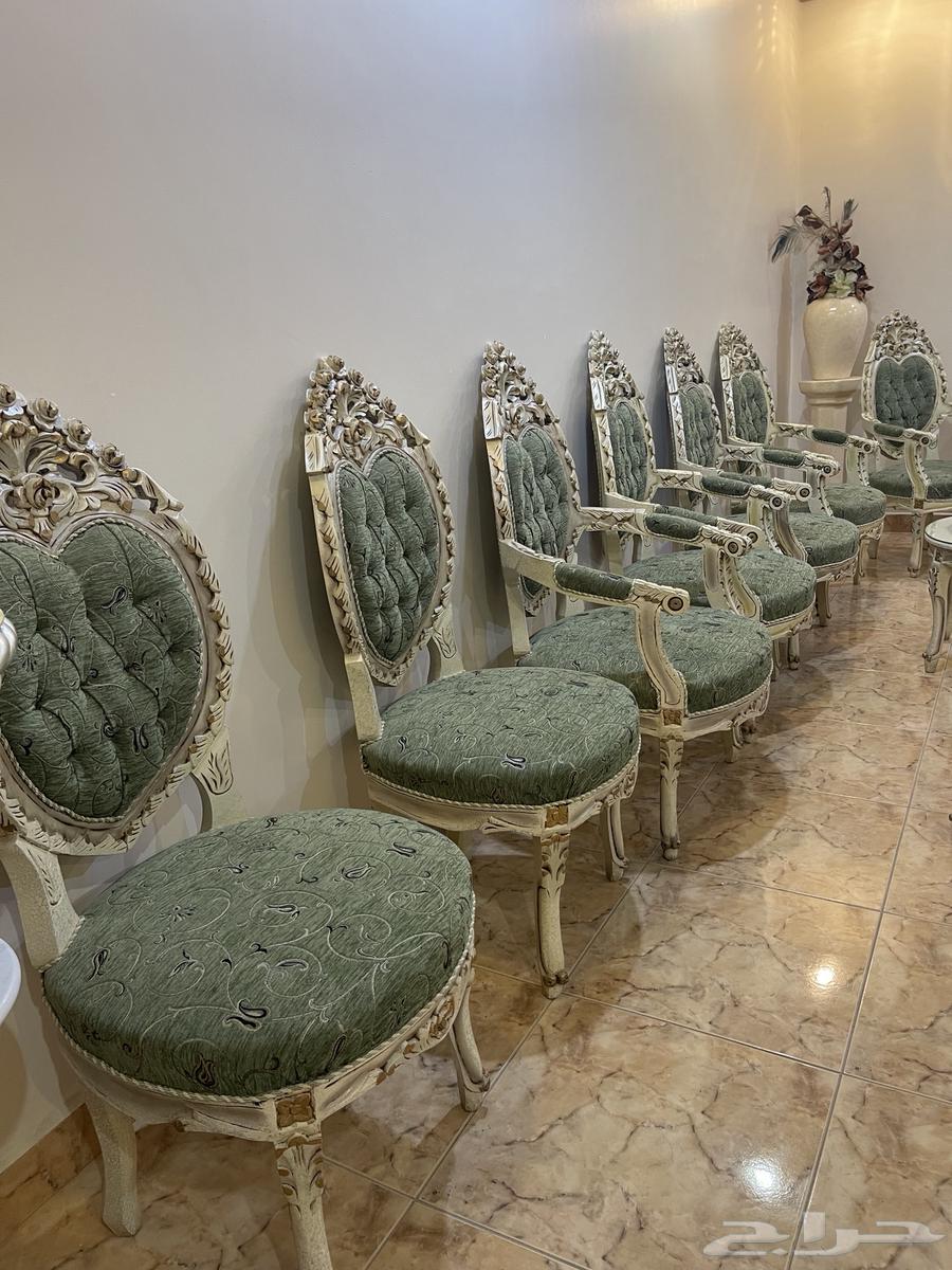 طقم كنب نظيف انتيك جودة عاليه مع طاولات فخمه64460857489154114