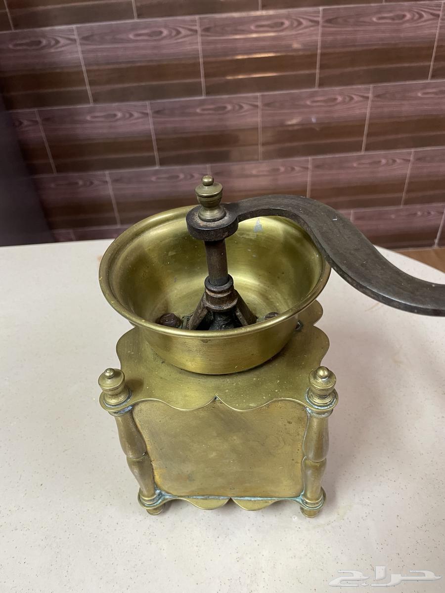 مطحنة يدوية تراثيه قديمه64459983637763113