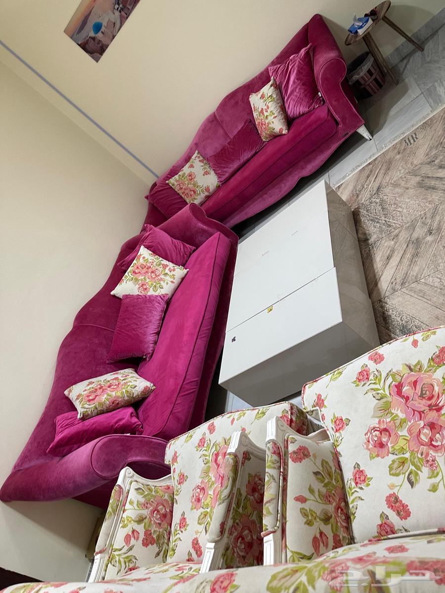 طقم كنب للبيع مع طاولة64463572781697111