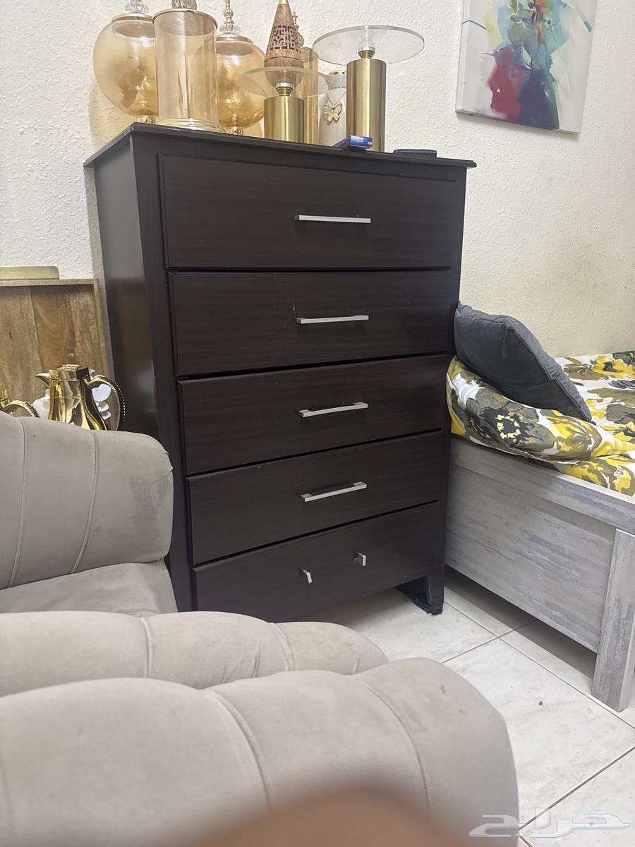 جوز سراير بحاله ممتازه جده وطقم جلوس وجزامه وكراسي عفش كام64462049002115112