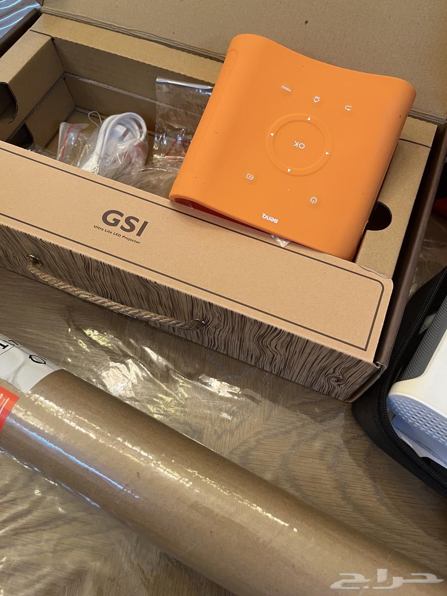 Projector for sale64459997073411111