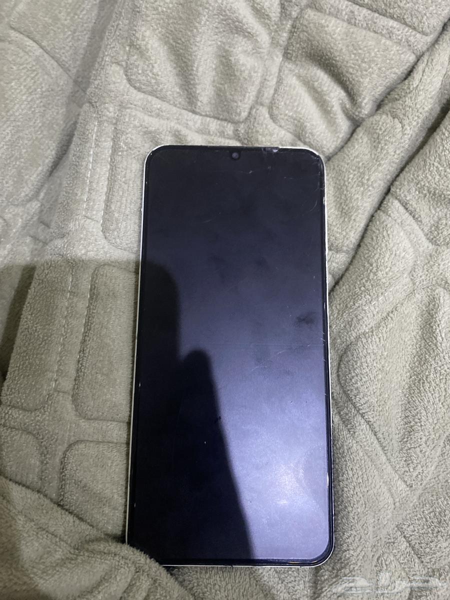 Samsung phone with minor scratches and simple appearance64462076813699111