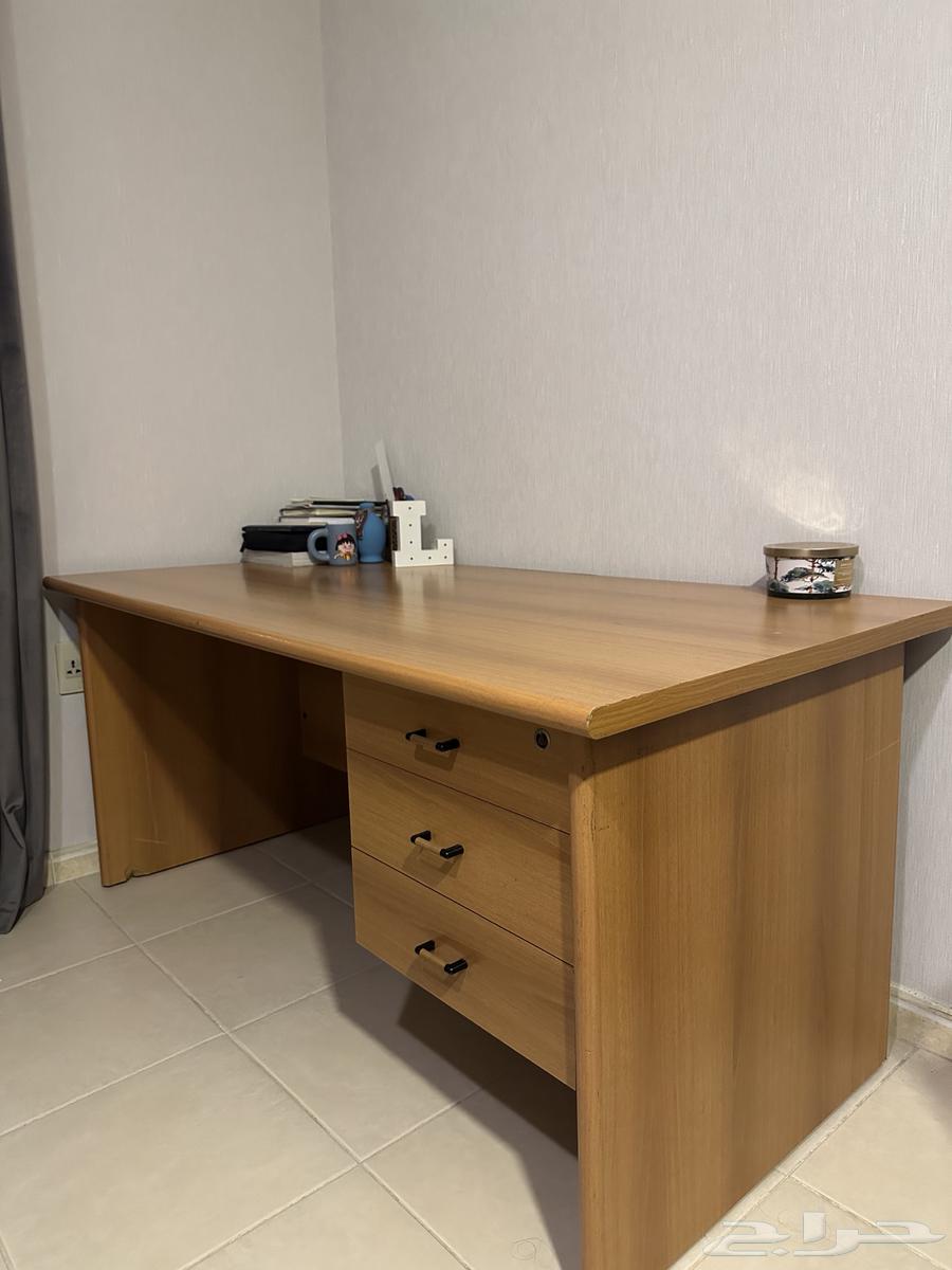 Study desk with three drawers64462705836162113