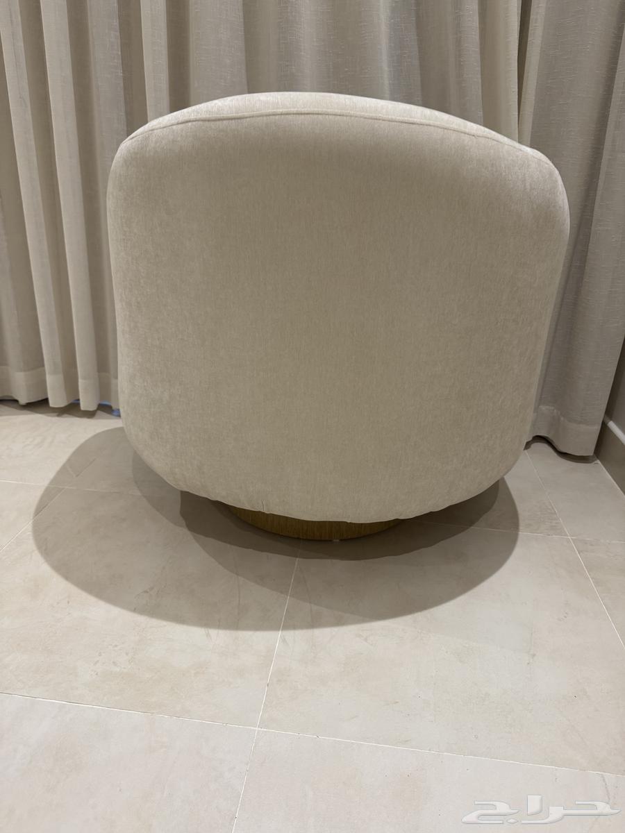 A new sofa with a golden base64460625225857110