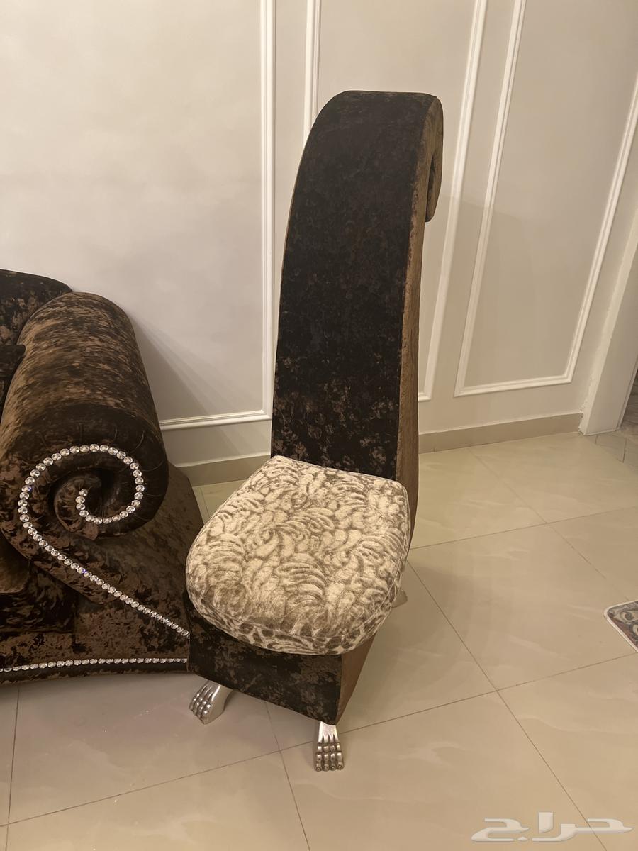 كنب ونجفه وطاوله للبيع64457907357697111