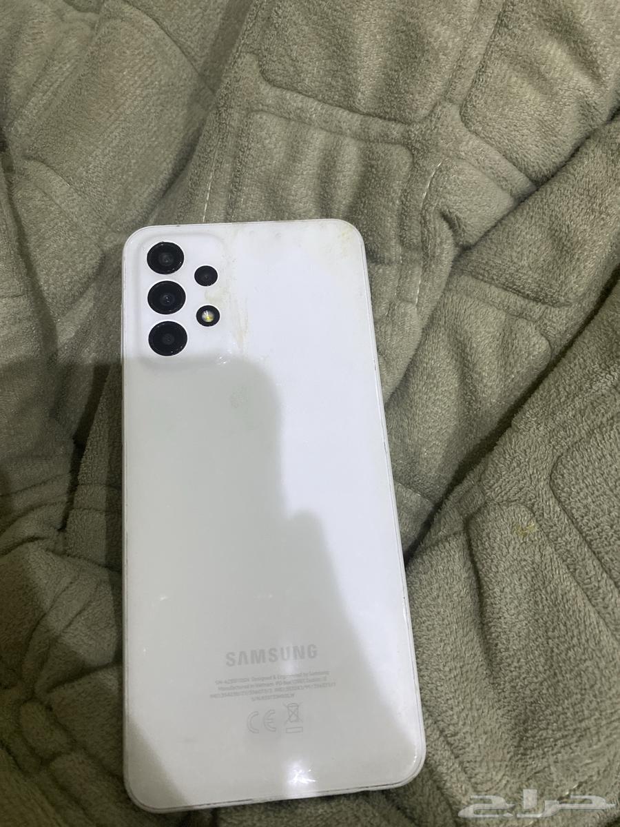 Samsung phone with minor scratches and simple appearance64462076813699110