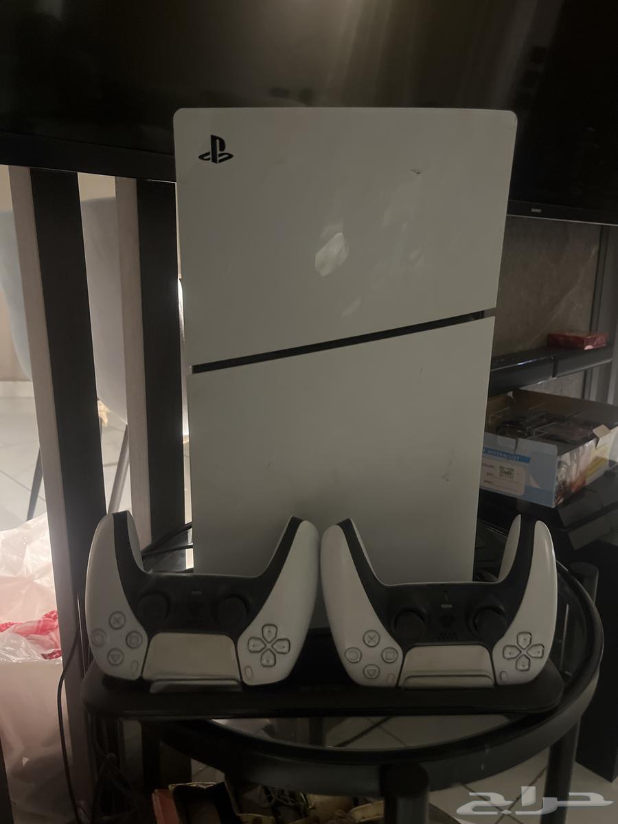 بلايستيشن 1 تيرا مني معاه شريطين فيفا 24 وقراند64461471859585110