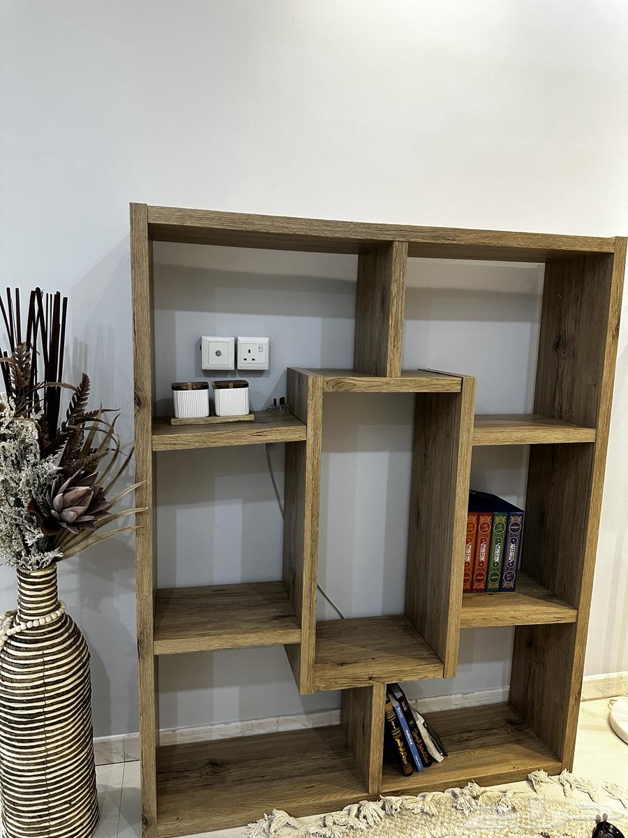 كورنر ومكتبة خشبيه جديده ونظيفه64461172609282111