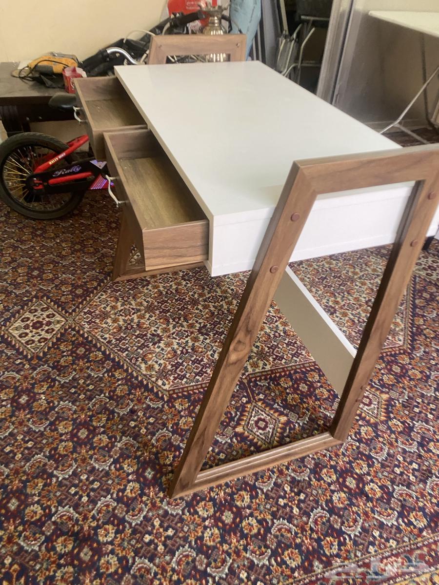 طاولة للبيع64461403315713111