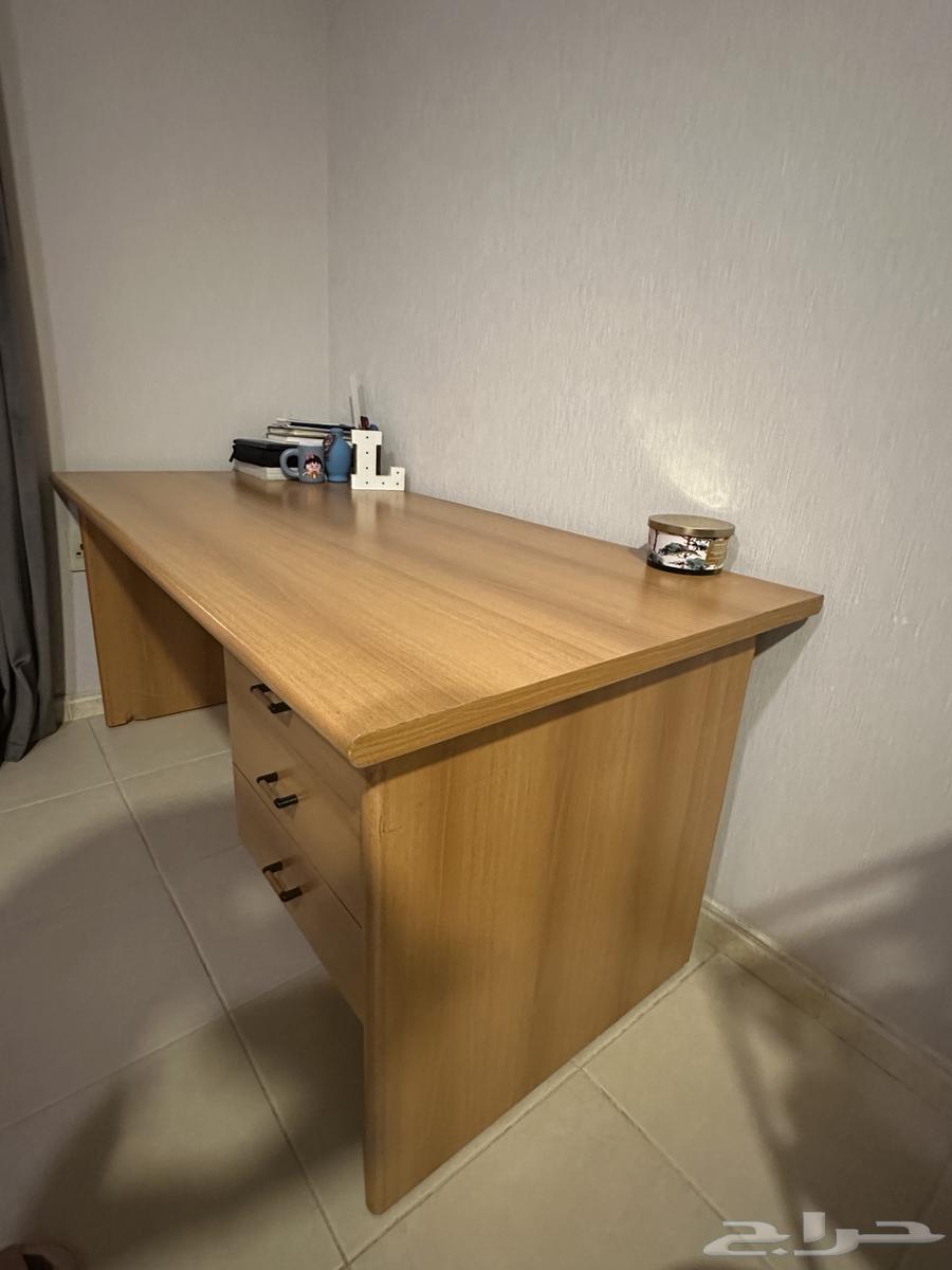 Study desk with three drawers64462705836162112