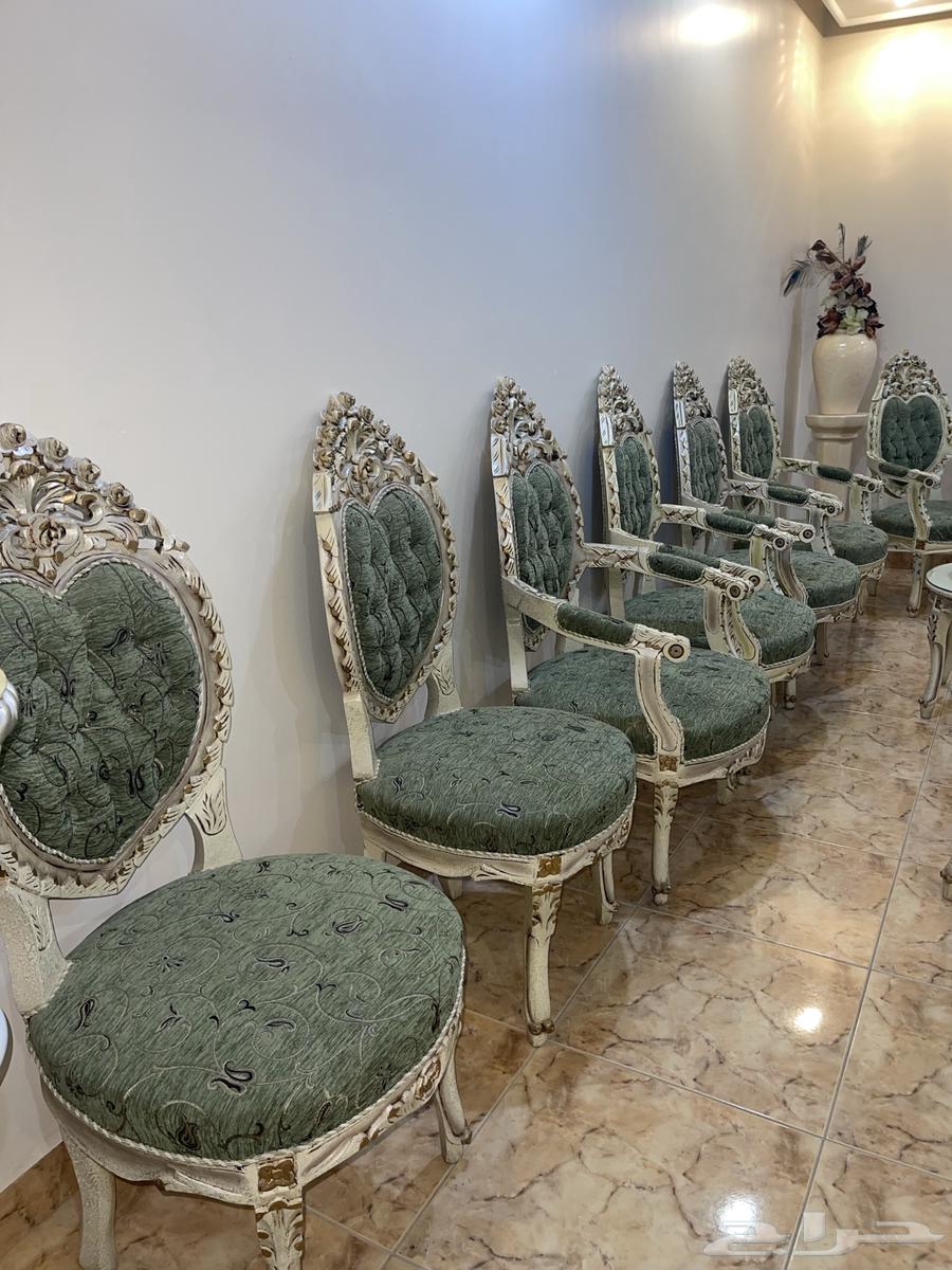 طقم كنب نظيف انتيك جودة عاليه مع طاولات فخمه64460857489154112