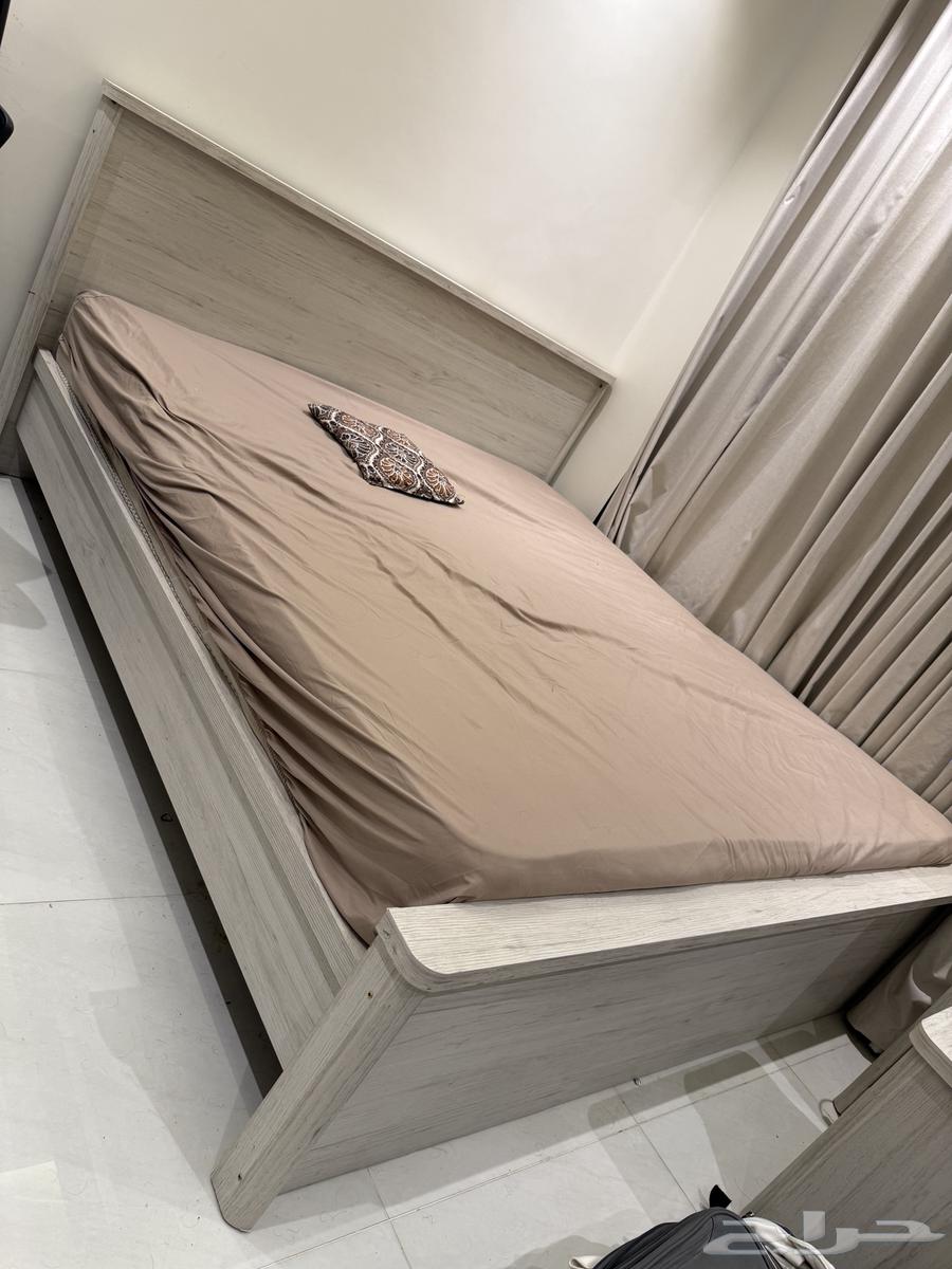 King size double bed with mattress64464351154691110