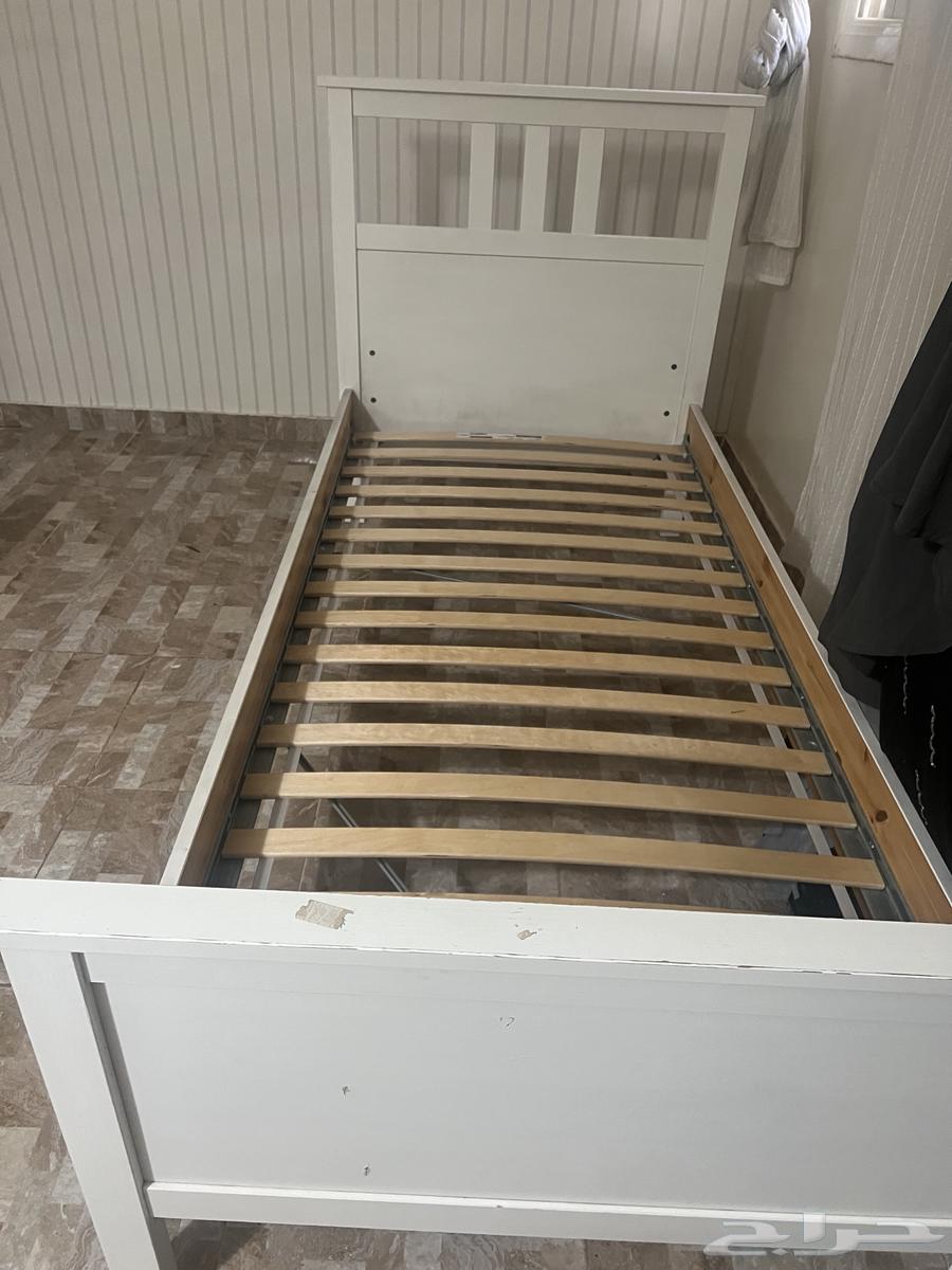 Single bed and KOMODI 2 drawer single new from IKEA64461773684995110