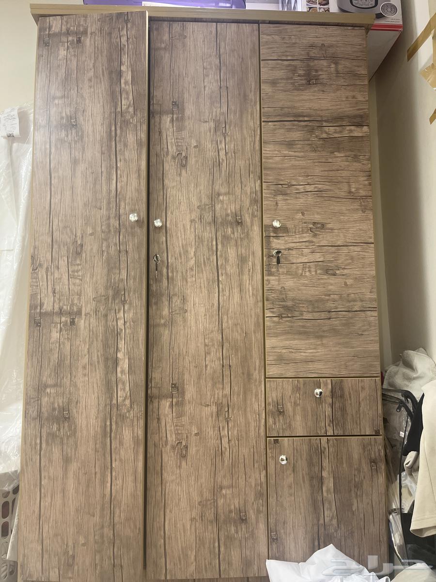 دولاب للبيع جديد مع مفاتيحه64463819689603110