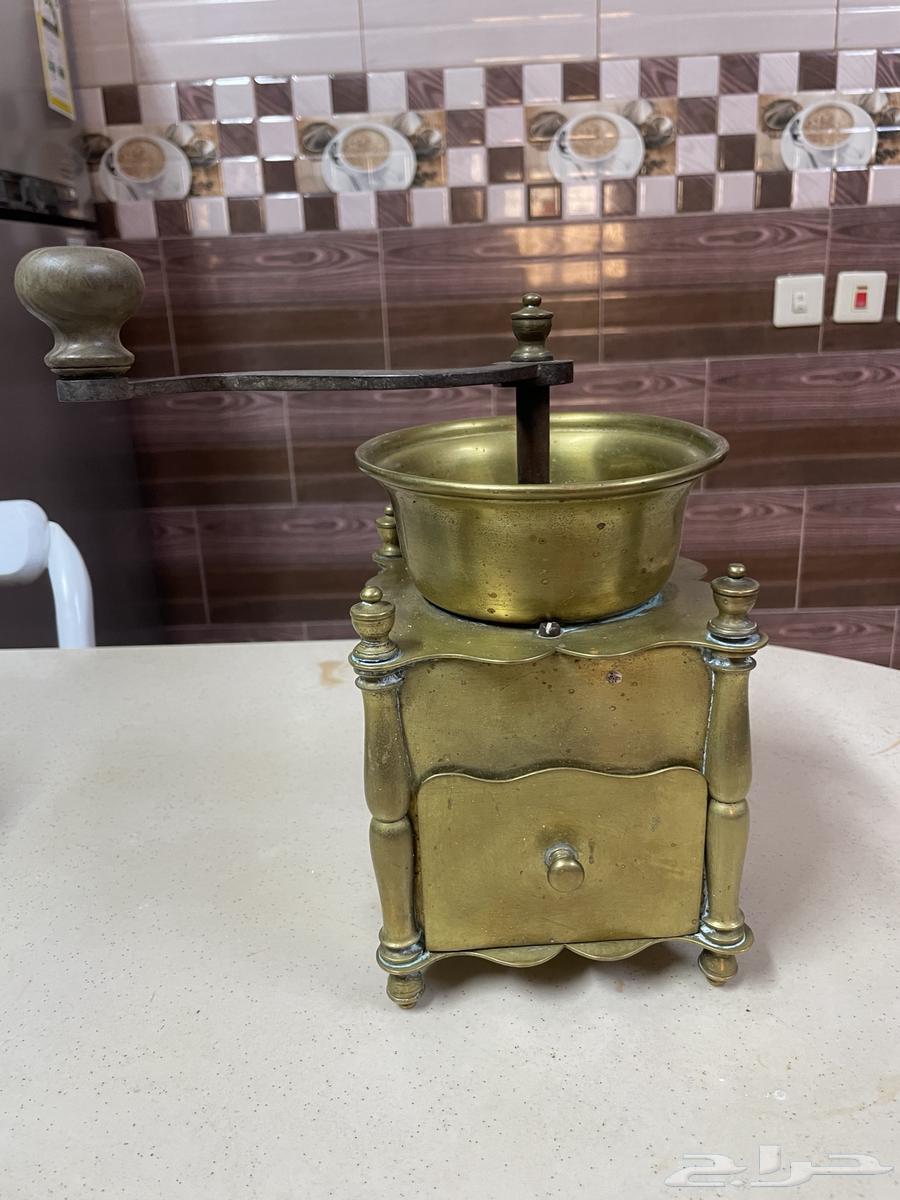 مطحنة يدوية تراثيه قديمه64459983637763112