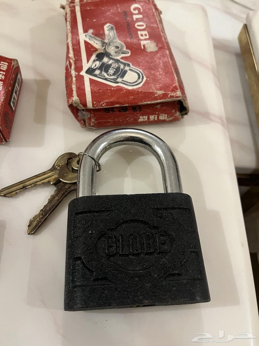 أقفال تراثيه صينيه جديده بكراتينها64457610483969114