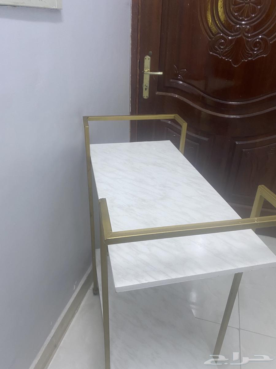 A new delivery car with nothing in it64463264698370112