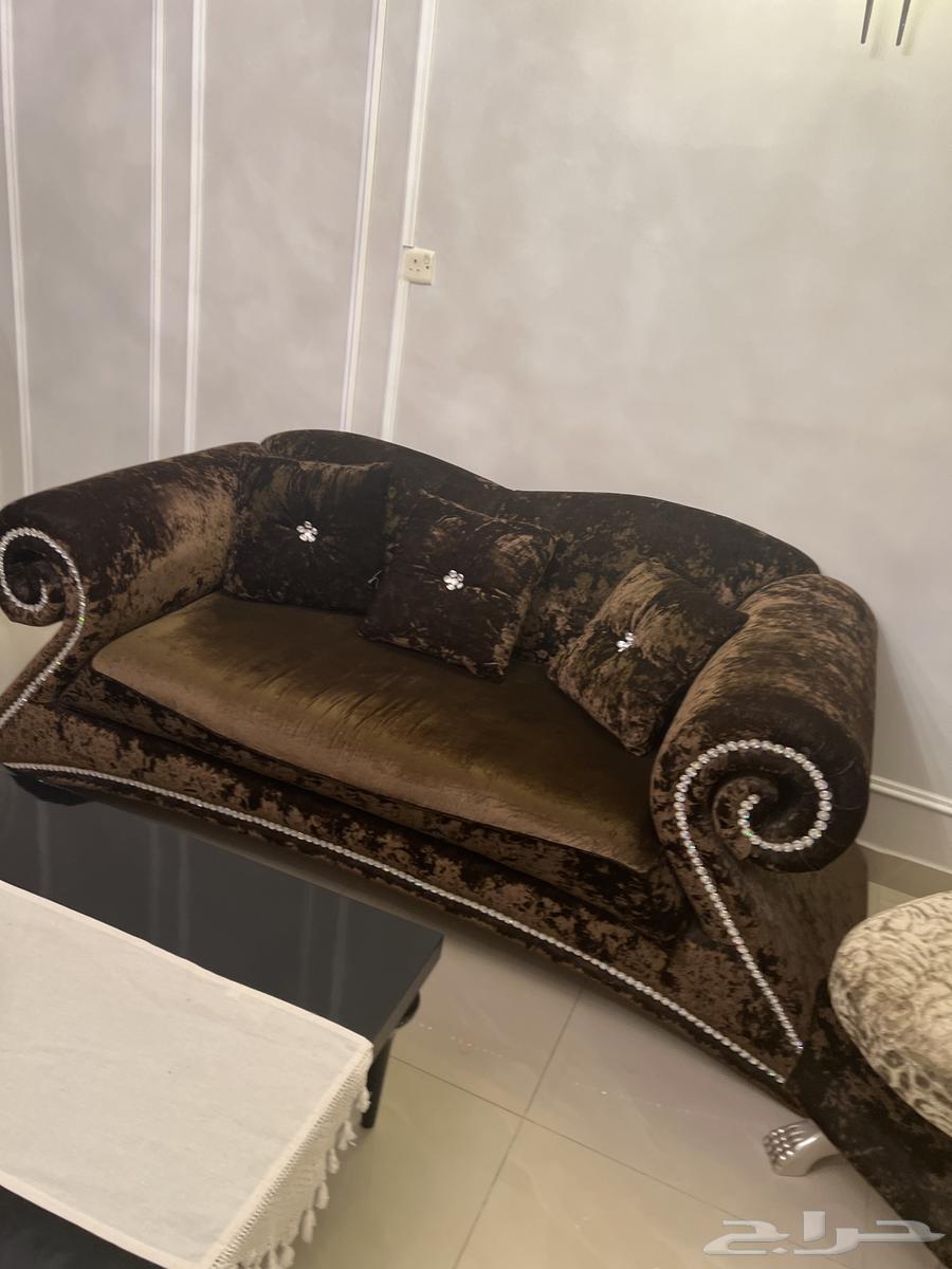 كنب ونجفه وطاوله للبيع64457907357697112