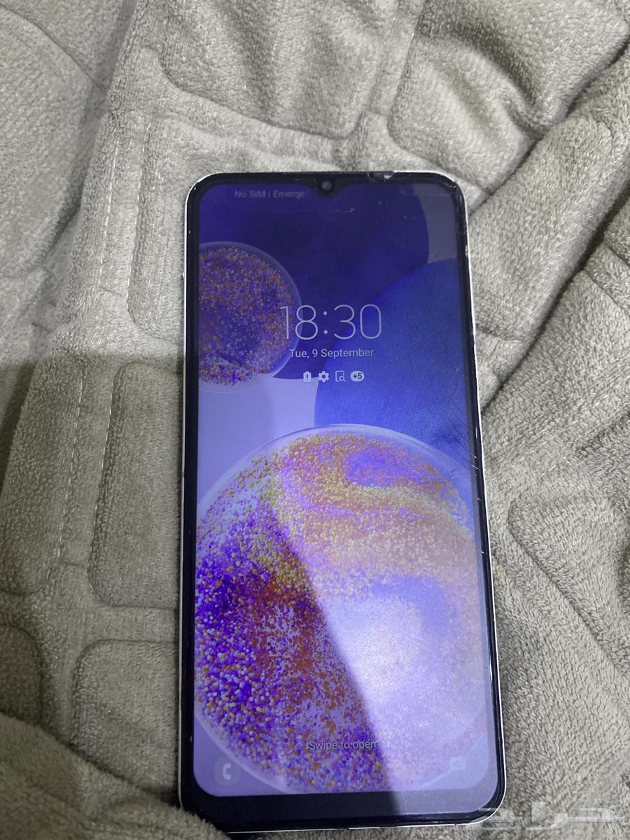 Samsung phone with minor scratches and simple appearance64462076813699112