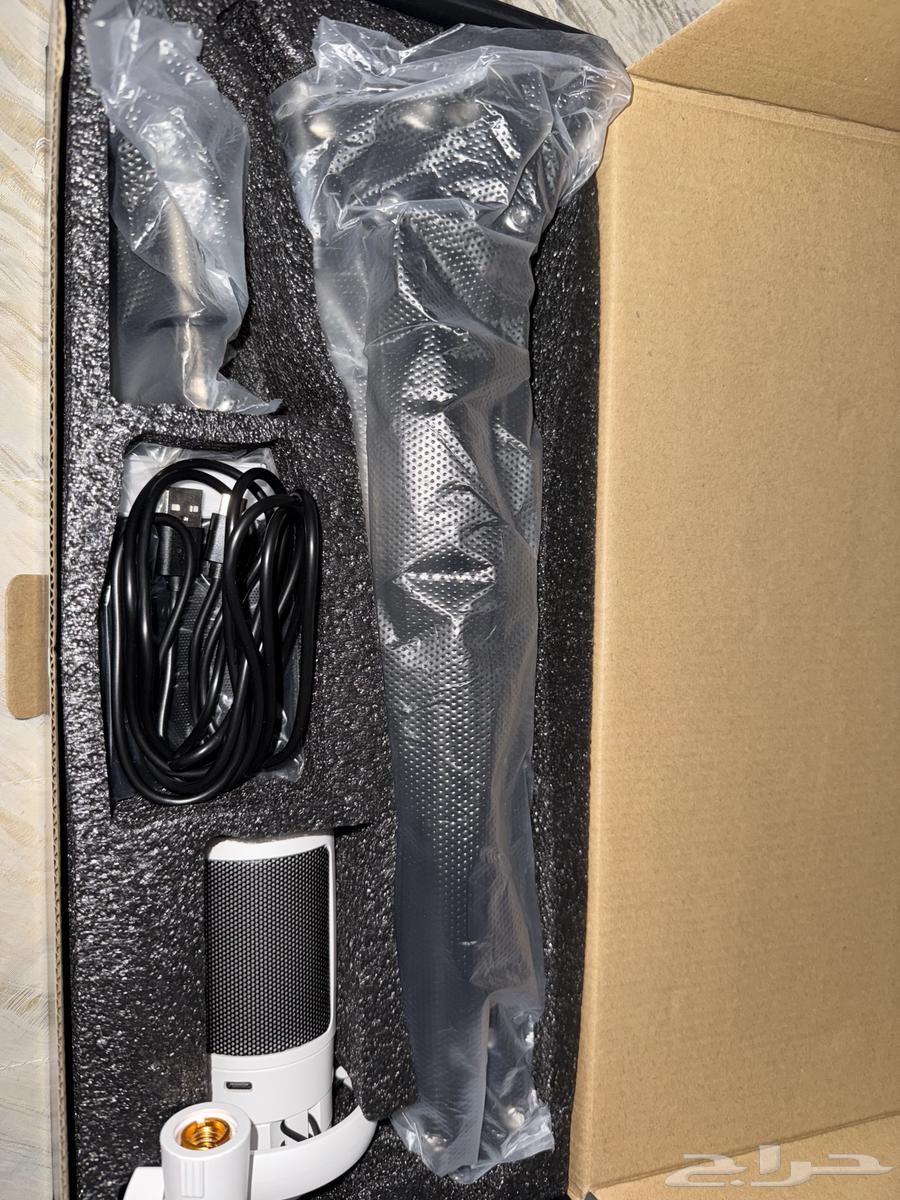 Mike with stand64464322758273110