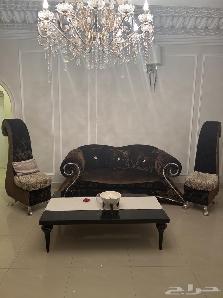 كنب ونجفه وطاوله للبيع64457907357697110