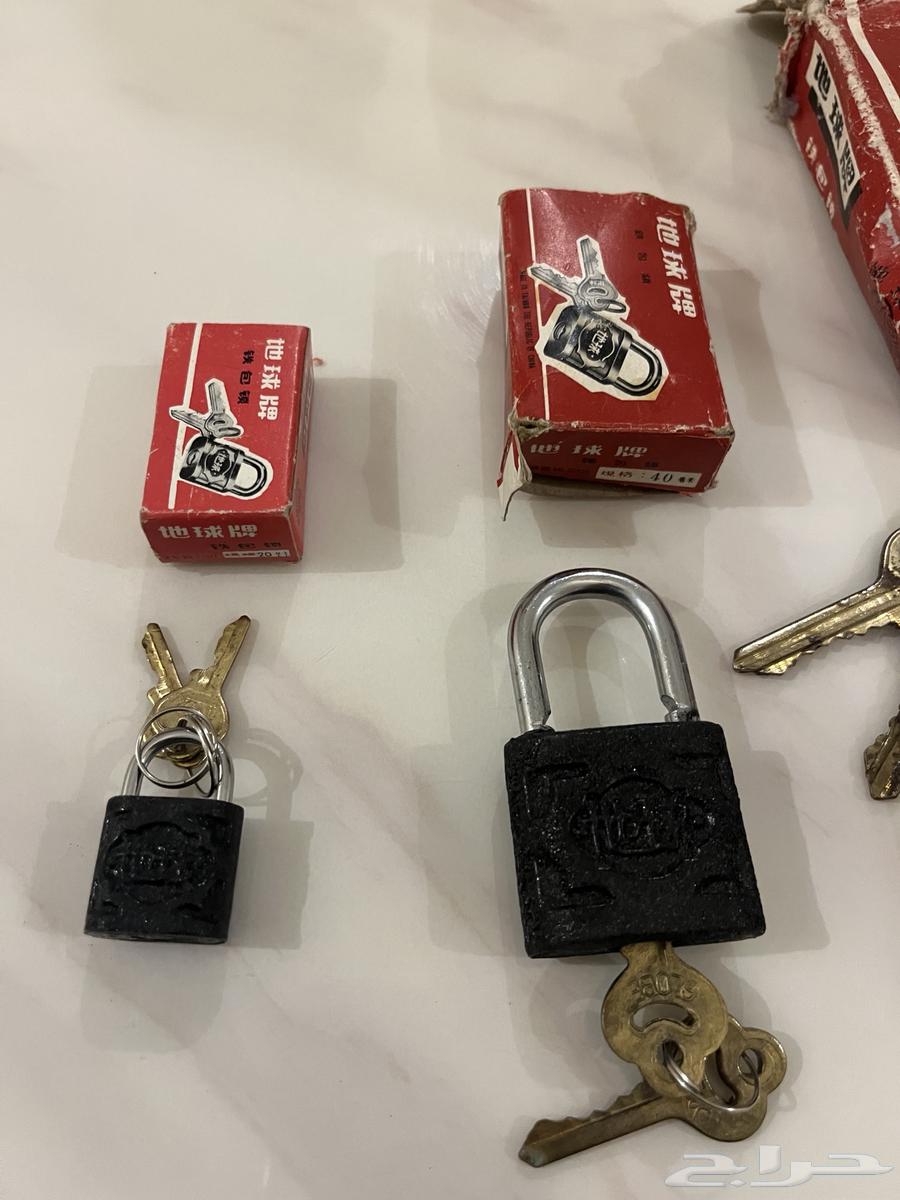 أقفال تراثيه صينيه جديده بكراتينها64457610483969113