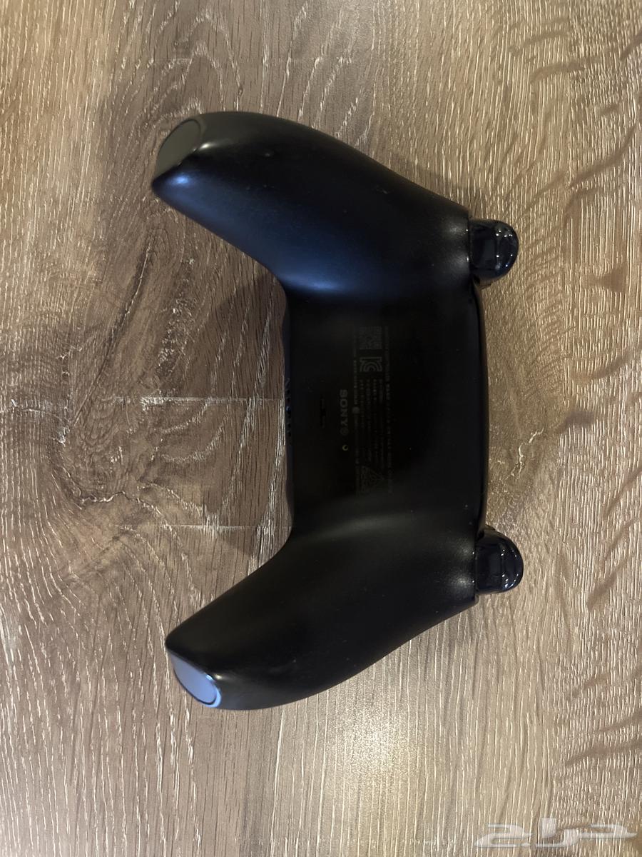 Sony 5 hand, minimal use, very light, less than a month64459943426945111