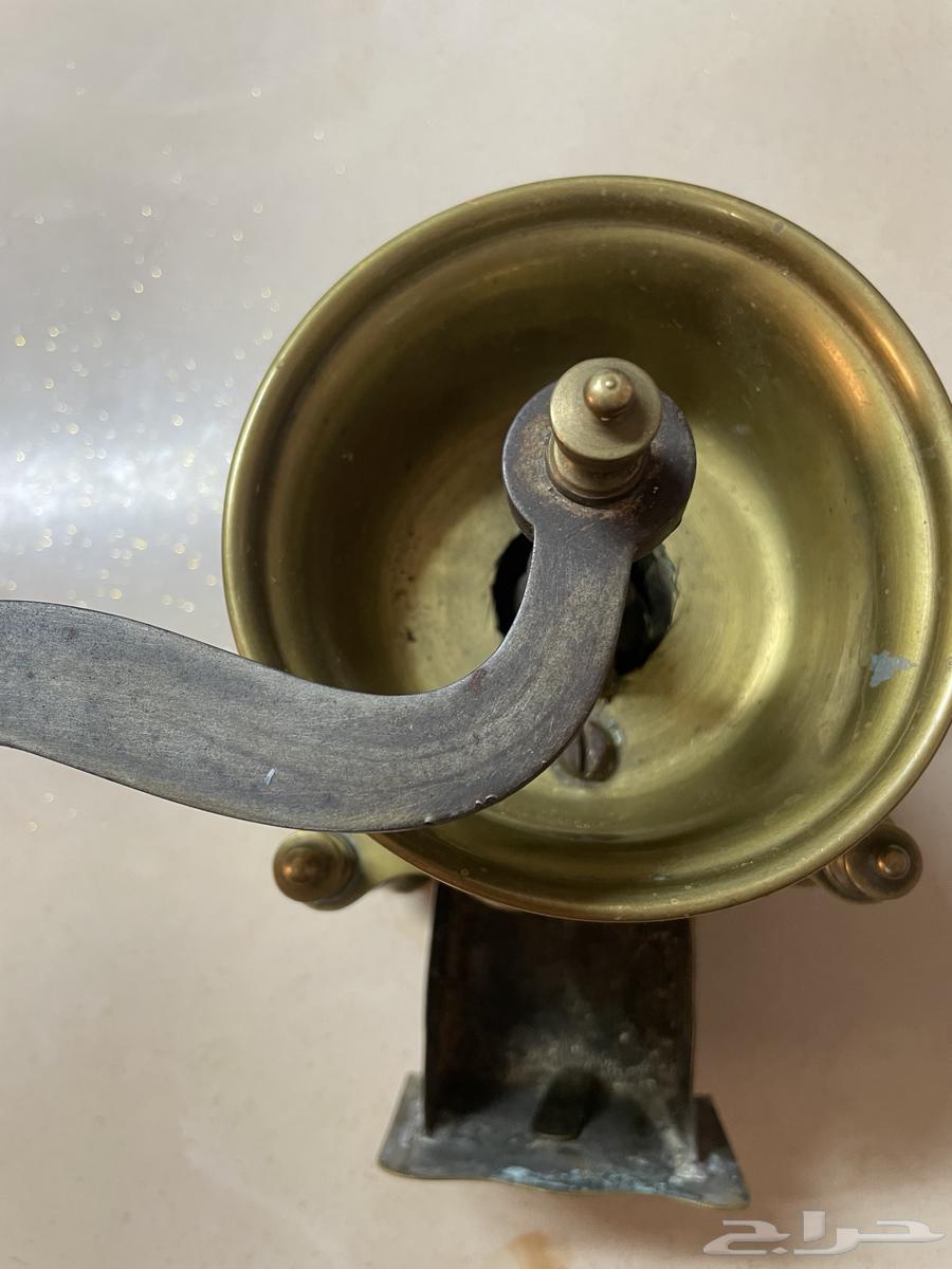 مطحنة يدوية تراثيه قديمه64459983637763114