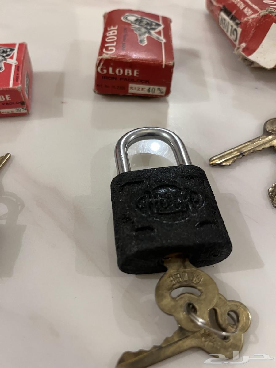 أقفال تراثيه صينيه جديده بكراتينها64457610483969111