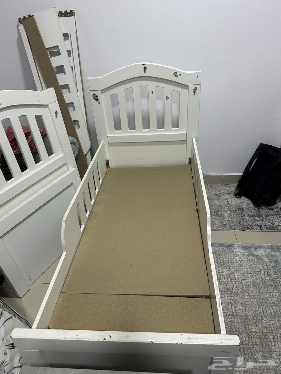 سرير اطفال للبيع64463101847298110