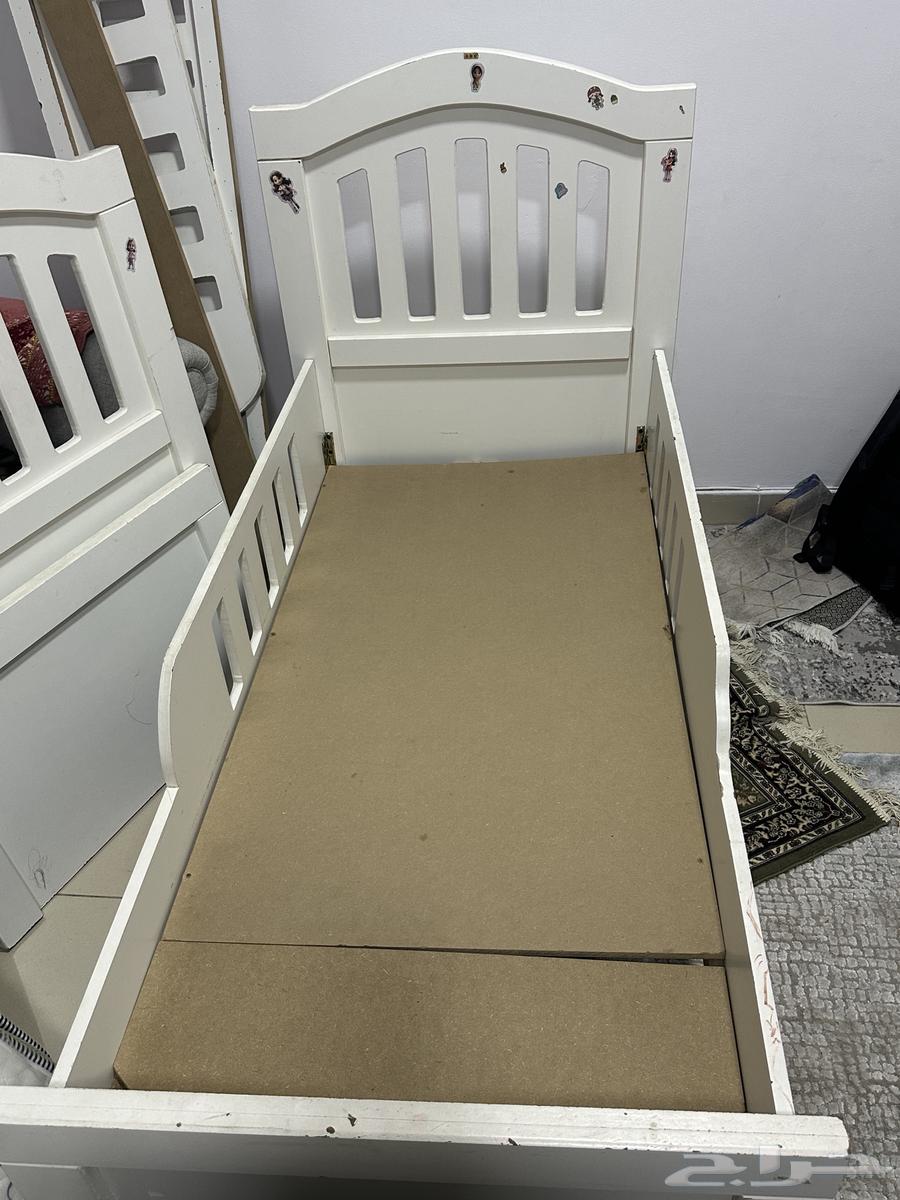 سرير اطفال للبيع64463101847298111