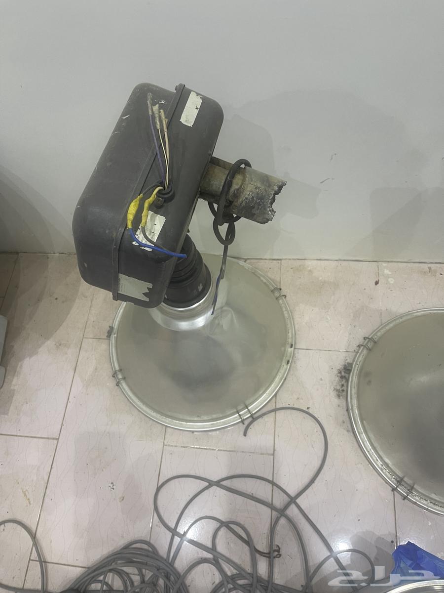 4 large lamps suitable for stadiums or farms64457226863873110