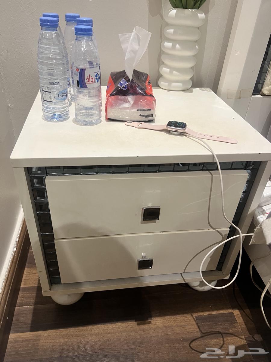 سرير وكمدينه للبيع بدون المرتبه مقاس السرير 120سم في 20064464125259139111