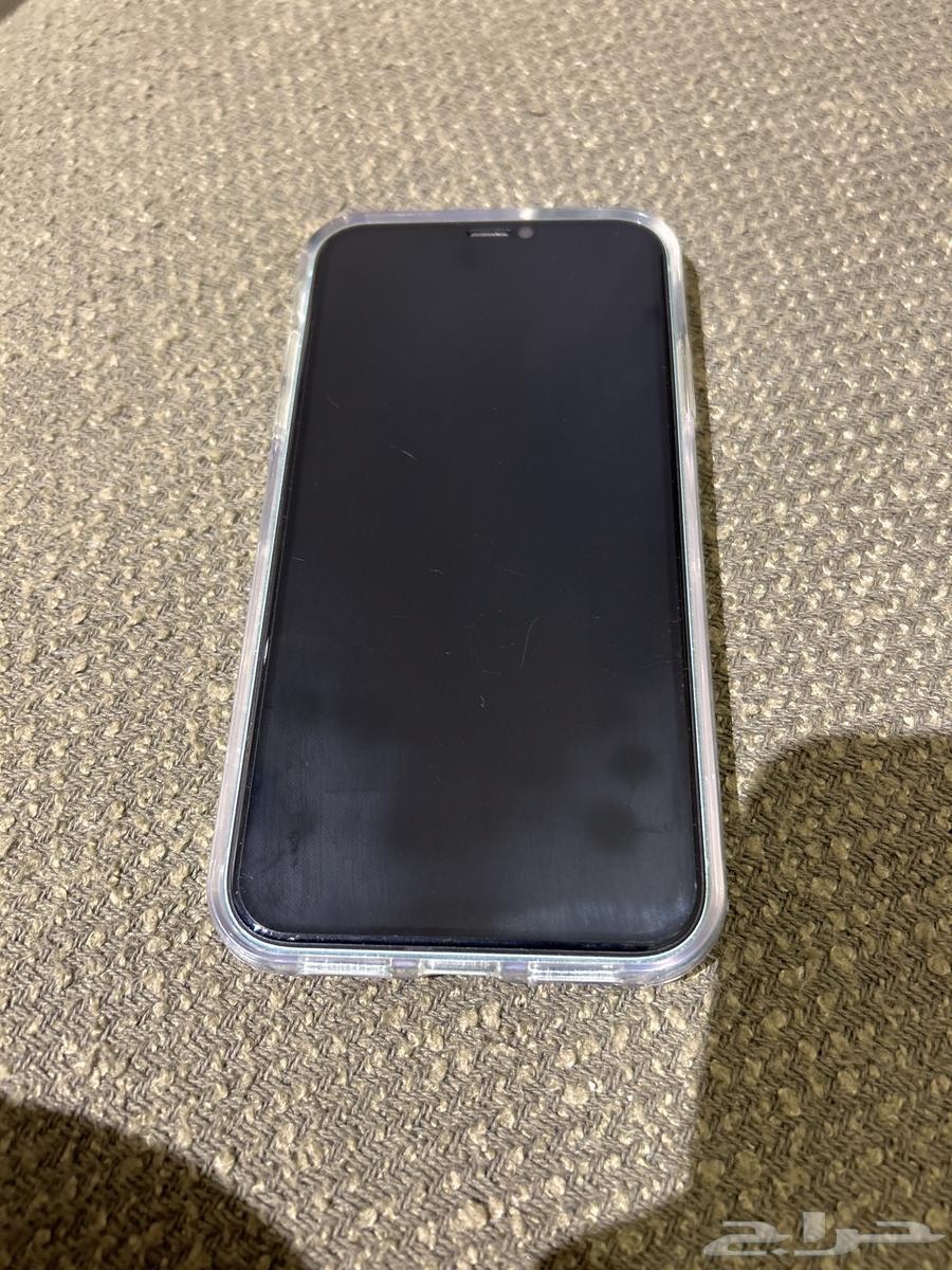 iPhone 11 is not unlocked and the battery is 78 but there is no blocked Snapchat64457762894337110