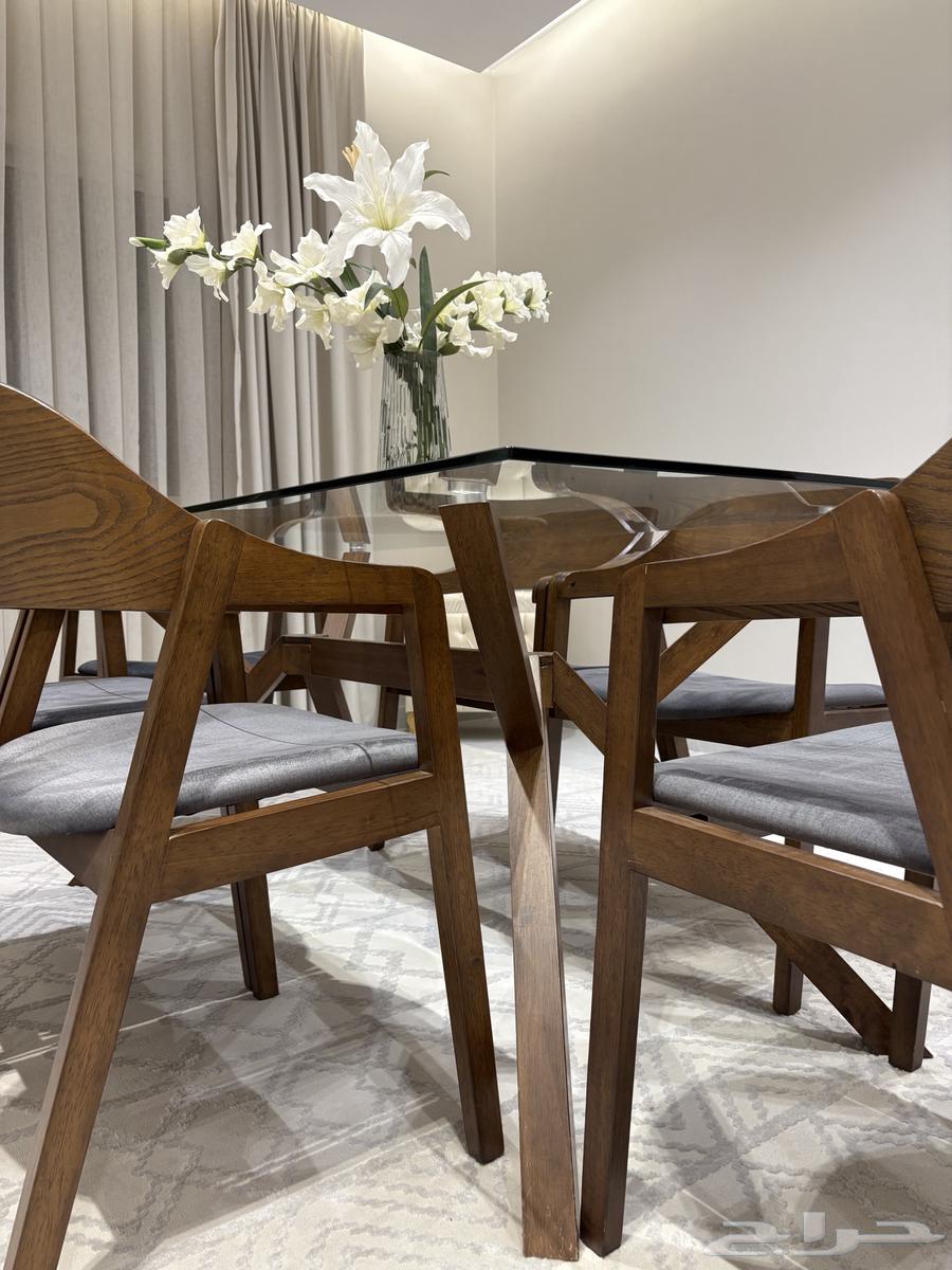 طاولة طعام 6 اشخاص مع بوفيه من ابيات للبيع64463142323585113