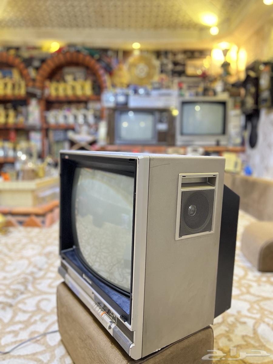 تلفزيون هيتاشي ياباني نادر جدا  قديم تراثي64457240801666112