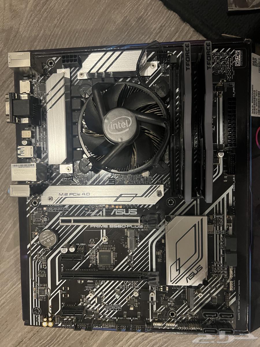 Motherboard with processor and RAM64463278389634110