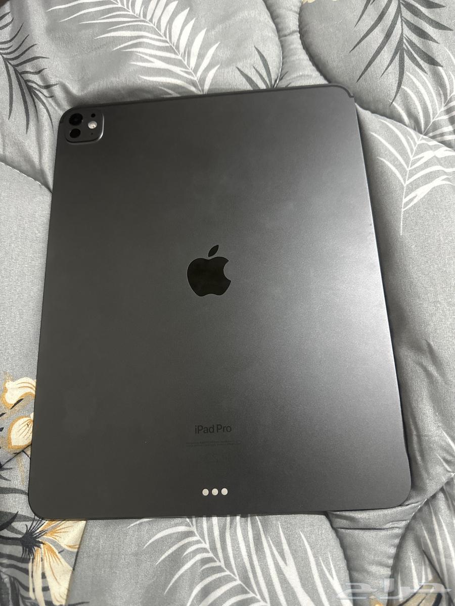 ايباد m4 13 انش 1 تيرا64462117731457110