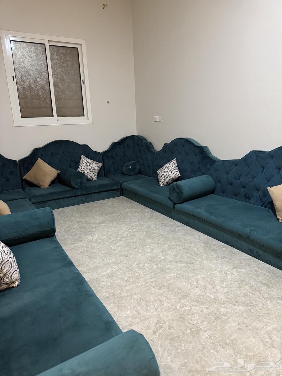 Floor sofa with curtain and floor table64462541182081112
